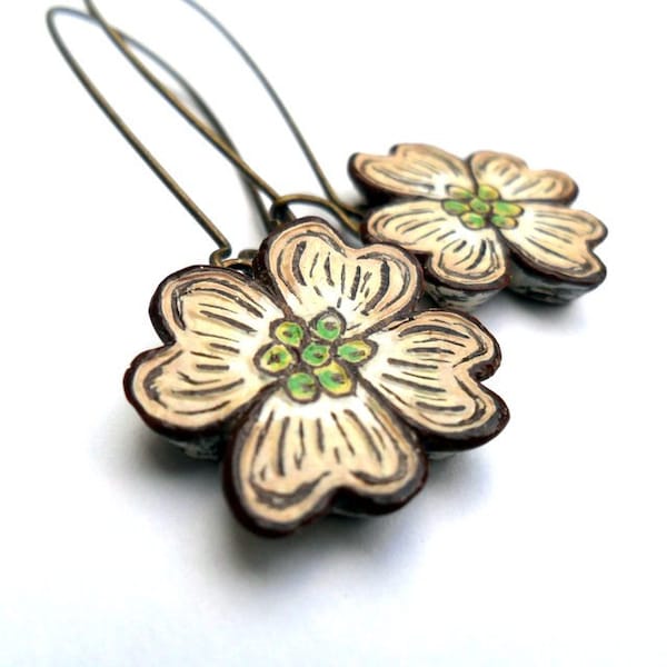 Dogwood Flower Dangle Earrings. Dogwood Drop Earrings. Spring Jewelry. Mother's Day Gift. Anniverary Gift.Rustic wedding. Garden Wedding