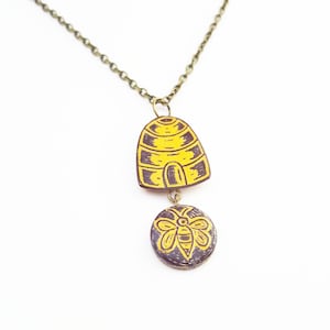 Beehive Necklace, Honey Bee Necklace,  Bee Charm, Bumble Bee Necklace, Beehive pendant, Save the Bees Necklace, Wife Gift, Nature Lover Gift