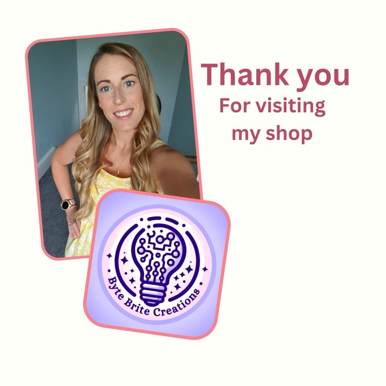 Pode incluir: Uma mulher sorri para a c&acirc;mera em frente a uma parede de cor clara. Ela est&aacute; vestindo uma blusa amarela sem mangas e um colar de prata. A imagem tamb&eacute;m inclui um quadrado roxo com um gr&aacute;fico de l&acirc;mpada e o texto "Byte Brite Creations". O texto "Obrigado por visitar minha loja" est&aacute; no canto superior direito da imagem.