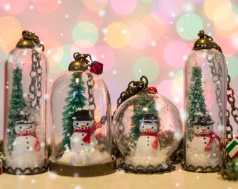 Choice Tiny SNOWMAN Tall Round Snowglobe Snow Terrarium Nature Pendant Necklace Christmas Winter