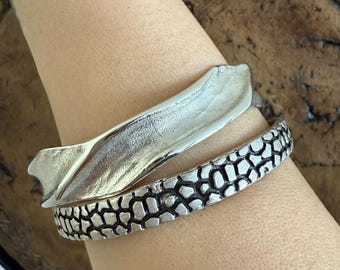 Pulsera doble de alpaca hecha a mano KADIM