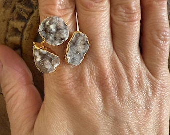 Anello KOK fatto a mano in ottone e cristallo naturale