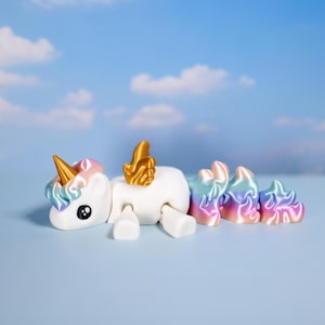 Cute Rainbow Unicorn Flexi Toy | 3D Printed Articulated Rainbow Unicorn Fidget Toy | Kawaii Rainbow Unicorn Desk Decor | Adorable Gift Idea