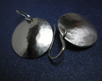 Silver Disc Hammered Domes - Solid Argentium Sterling Silver Earrings - Medium (strq)