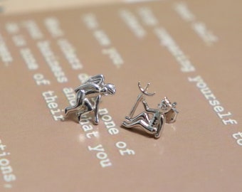 S925 Sterling zilveren oorbellen met engel en duivel, engel oorbellen, duivel oorbel, kleine engel duivel oorbellen, asymmetrische stud, moeders geschenken