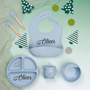 Juego de destete de silicona personalizado para bebés, babero de silicona grabado, juego de destete de dibujos animados para bebés pequeños y niños, placa de silicona personalizada.
