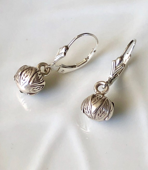 Sterling Silver Hill tribe Dangle Etched Earrings Sterling Silver Hill tribe Dangle Etched Earrings