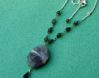 Collier labradorite en argent sterling travaillé avec des pierres précieuses, grand clair de lune bleu
