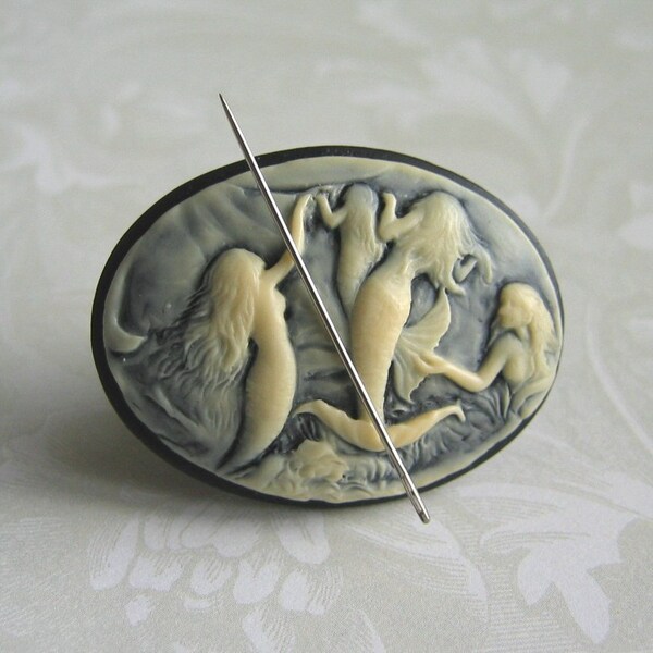 Mermaid Scene Cameo Needle Minder