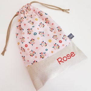 Sac à doudou personnalisable - fleurs - rose - corail - bleu - école - multicolore - maternelle - chaussons