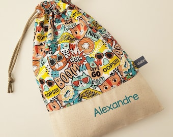 Sac à doudou personnalisable - Sac à coulisses - Chats - Donuts - Mots - multicolore - maternelle - nounou - chaussons