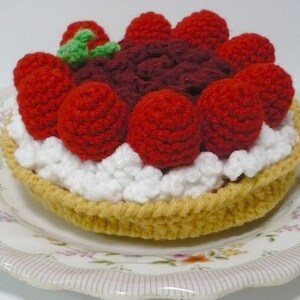 Pie Crochet Pattern Dessert Food Pattern PDF Instant Download Red Currants and Strawberries Pie image 2