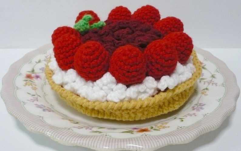 Pie Crochet Pattern Dessert Food Pattern PDF Instant Download Red Currants and Strawberries Pie image 2