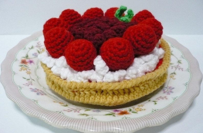 Pie Crochet Pattern Dessert Food Pattern PDF Instant Download Red Currants and Strawberries Pie image 4