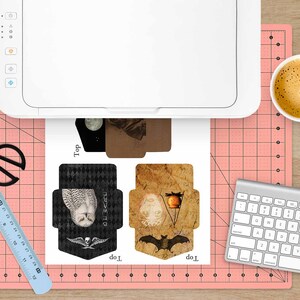 Pode incluir: Quatro designs de envelopes imprim&iacute;veis com uma coruja branca, um morcego, uma lanterna e uma lua. Os envelopes s&atilde;o impressos em papel branco e est&atilde;o prontos para serem recortados e montados.