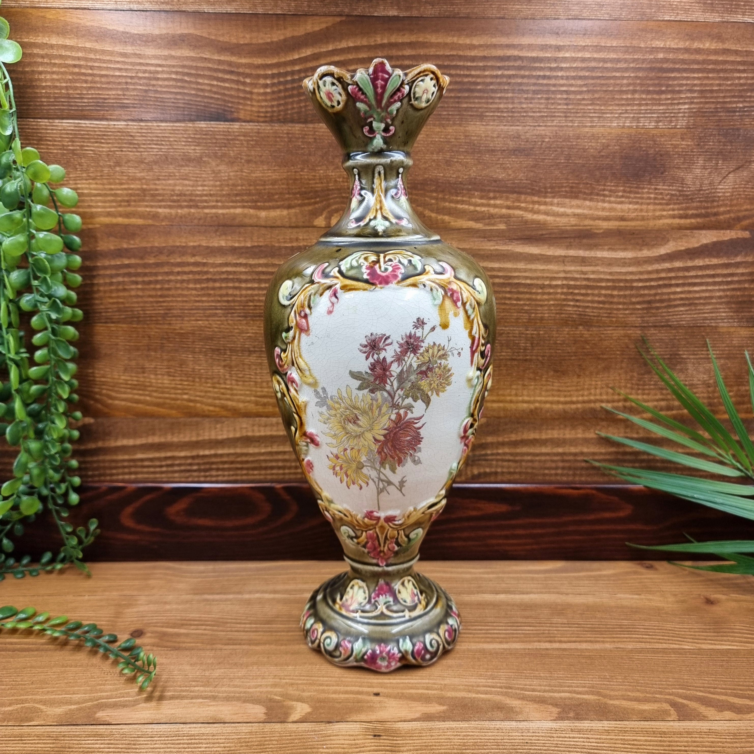 ヨーロッパアンティークの花瓶 ヨーロッパアンティークの花瓶