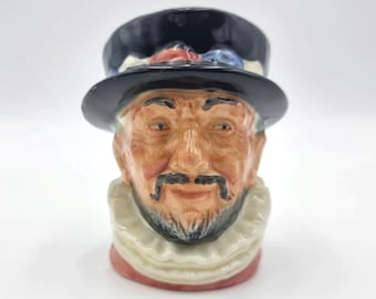 Toby Jug Royal Doulton Beefeater Vintage Miniature D6322 1948, Antique Home Gift