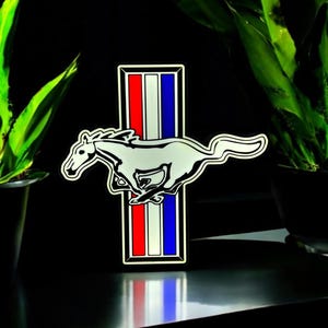 Logo lumineux Ford Mustang PROMO (Neuf (Voir description)) à Vicques pour CHF 29 - avec