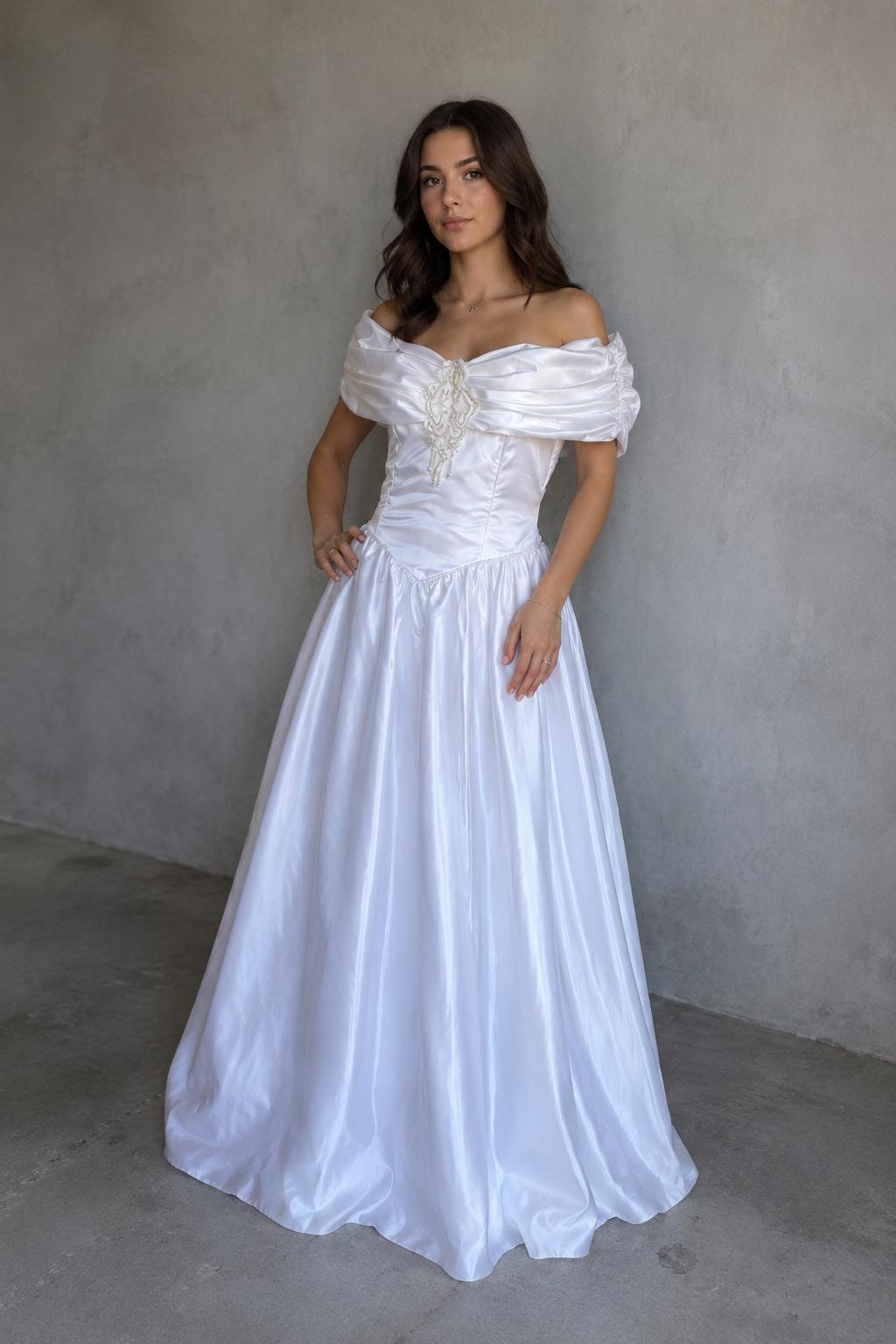 1995 wedding dresses Beautiful Vintage (1995) Dress The bodice is lined with Silky Satin and the skirt is layered with netting. Demetrios Wedding Gown, 1995. Click