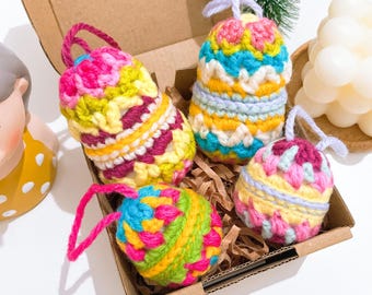 SET DI 2 - Ciondolo a forma di uovo di Pasqua colorato all'uncinetto, decorazione pasquale moderna, decorazione pasquale all'uncinetto per la tavola di Pasqua, ornamento festivo per la decorazione pasquale