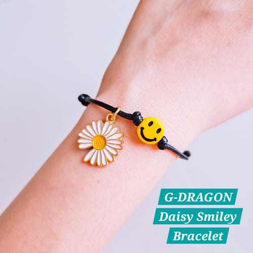 SET OF 2 G-dragon Daisy Smiley Charm Bracelet, G Dragon Adjustable