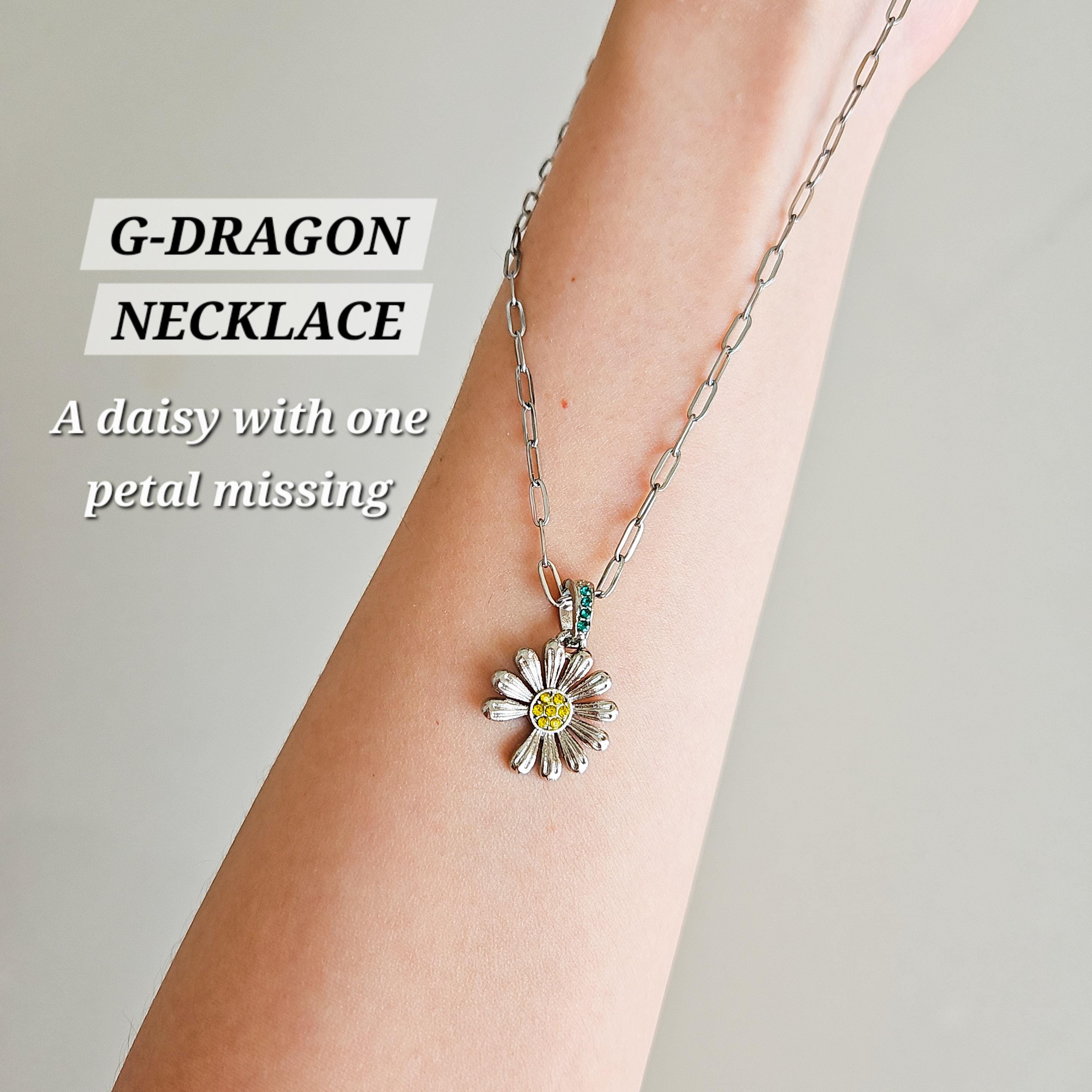 G Dragon Daisy Necklace - Etsy