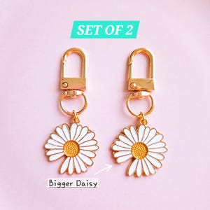 SET 2 G-Dragon Daisy Charm Schlüsselanhänger, GD Daisy Schlüsselanhänger, G Dragon Schlüsselanhänger Set, K-Pop Schlüsselanhänger, G-Dragon Accessoires, K-Pop Merchandise