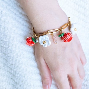 Crochet Orange Fruit Bracelet, Adjustable Gold Plated Bracelet with Mandarins Charm, Tangerine Bracelet, Fun and Colorful Handmade Jewelry zdjęcie 5