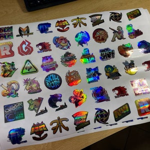 Alle holostickers van CSGO in het echt: maak je eigen set stickers voor tegenaanvallen!