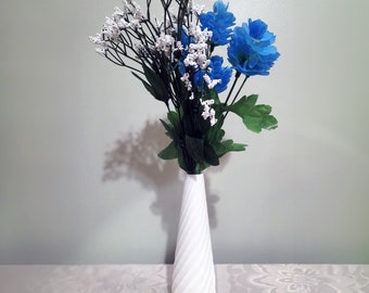 Vortex Corkscrew Vase