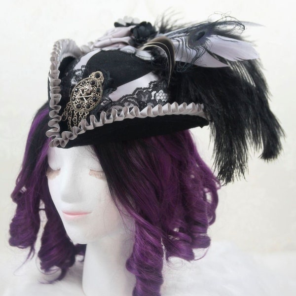 Tricorn hoed | Vrouwe Buccaneer | Steampunk hoed, kostuum hoed, dames piraat hoed, Tilt hoed, piraat bruiloft, piraat cosplay, Steampunk piraat