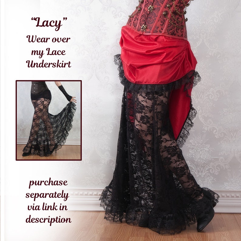 K&ouml;nnte beinhalten: Ein schwarzer Spitzenrock mit einem R&uuml;schen-Saum. Der Rock wird &uuml;ber einen roten Satin-Unterrock getragen. Der Text "Lacy" ist &uuml;ber dem Bild geschrieben. Der Text "Wear over my Lace Underskirt" ist unter dem Bild geschrieben. Der Text "purchase separately via link in description" ist unter dem Bild geschrieben.