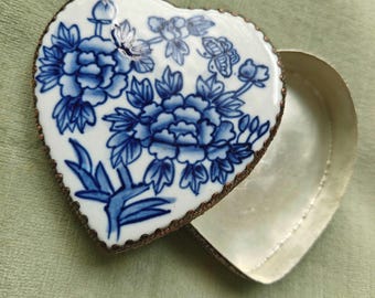 Blue & White Floral Porcelain Trinket Box with Mirror, Heart-Shaped