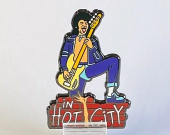 CHRIS GLEN 70’s SAHB enamel/metal pin badge