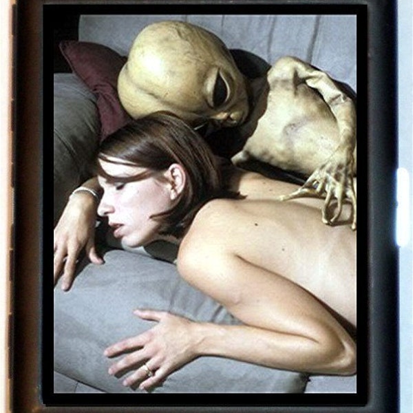 Alien Couple Cigarette Case Wallet Business Card Holder New Roswell Area 51 UFO Weird Surrealistic Sexy Time Alien Baby Maker