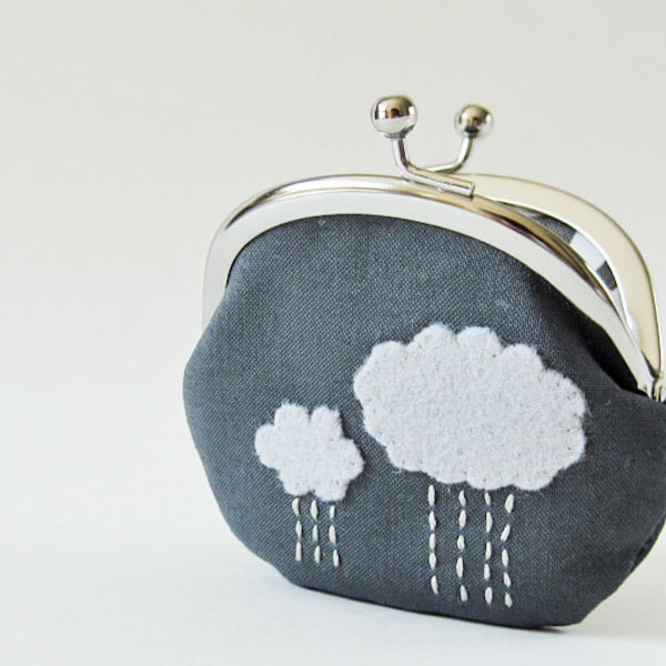 Nuages de pluie sac à main sur kiss gris anthracite serrure pièce bourse changement bourse nuages d'orage cadre gris sachet de pièce