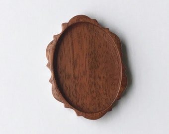 MADE-TO-ORDER - Bezel tray hardwood highly detailed hand carved - 30 x 40 mm Cavity - (D621)