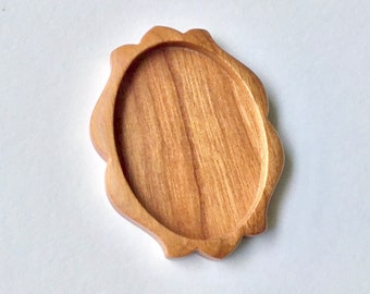 Original design fine finished hardwood bezel setting - Hardwood - 30 x 40 mm Cavity - (D31)
