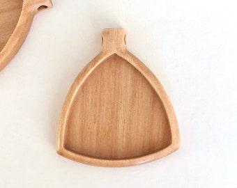 Curved triangle pendant blank - 33 mm cavity - Cherry wood