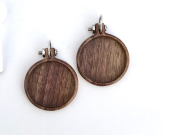 Very small pendants or EARRINGS bases - Hardwood - 20 mm cavity diameter - Set of two