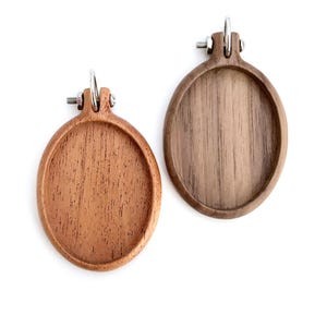 Bezel hoop pendant - Hardwood cab setting - Oval portrait - 30 x 40 mm cavity