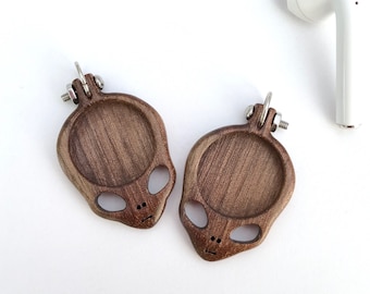 Very small pendants or EARRING blanks - Hardwood - 20 mm round cavity - Set of TWO