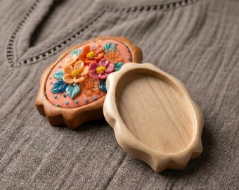 Fine finished hardwood bezel setting - Several wood options - 30 x 40 mm Cavity