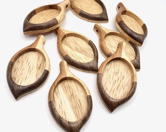 Hardwood Leaf Pendant Blank: Walnut & White Mahogany - 22x30 mm Cavity