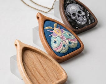 Triangle hardwood pendant setting for embroidery, resin, micro mosaic, photography