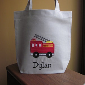 Sac fourre-tout conçu et personnalisé camion de pompier pour tout-petit ou grand enfant