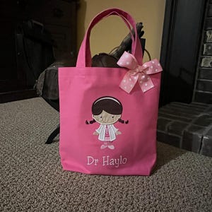 Sac fourre-tout Doctor Girl Cutie fait sur mesure et personnalisé pour tout-petit ou grand enfant