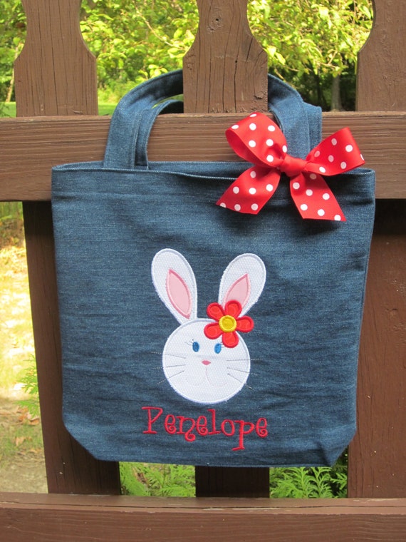 personalized tote bags.and a kid craft monday. - A girl and