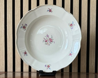 Assiette creuse porcelaine ivoire fleurie, Chodziez (Poland), numéroté 9027/28. Vintage des années 1940.