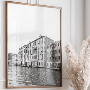 Black and White Venice Photo Print – Italy Travel Wall Art, Monochrome Canal Scene, European Architecture, Fine Art Photography